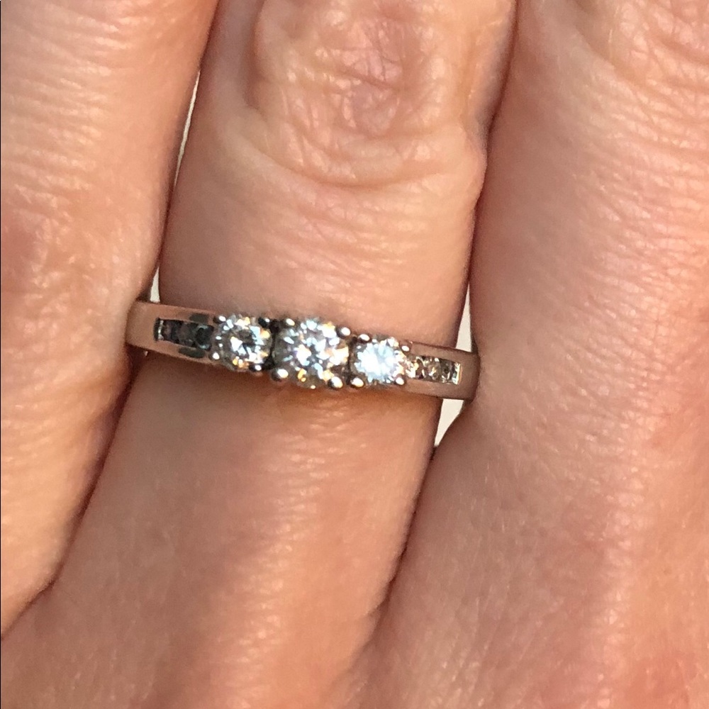 14k white gold Diamond Ring